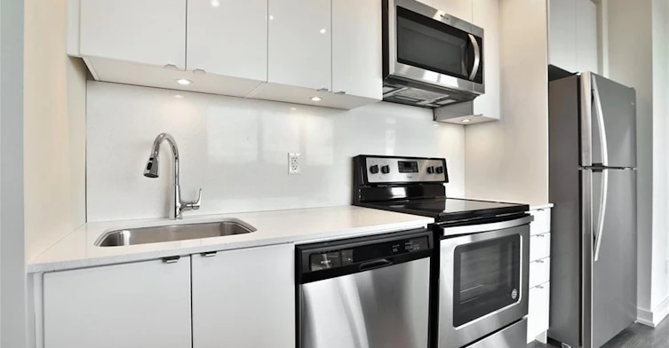 B610-5240 Dundas Street, Burlington, ON, L7L 0J6 - 2