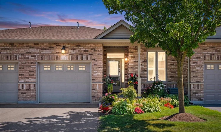 11-20 Isherwood Avenue