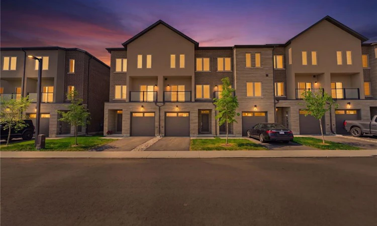 10 Clear Valley Lane