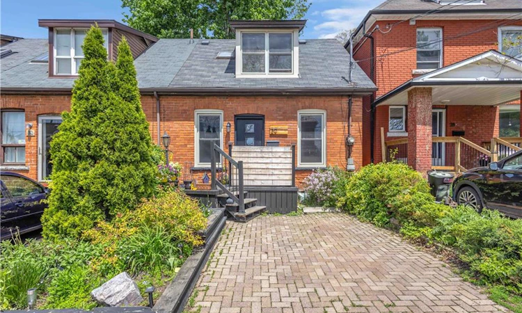 30 Sunset Avenue