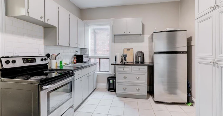 2-285 Hess Street S, Hamilton, ON, L8P 3P6 - 2