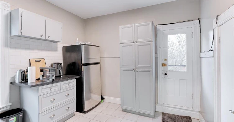 2-285 Hess Street S, Hamilton, ON, L8P 3P6 - 3
