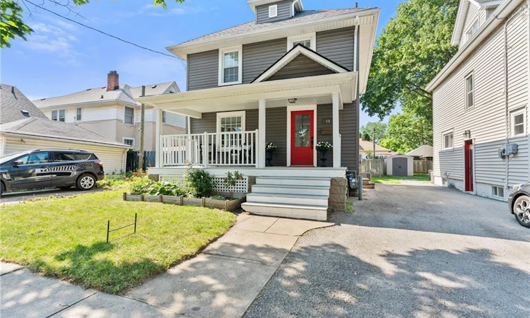 69 Chaplin Avenue