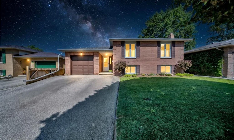 43 Hobart Crescent