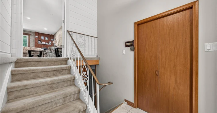 Upper-46 Culpepper Drive, Waterloo, ON, N2L 5L1 - 8