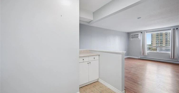 304-64 Benton Street, Kitchener, ON, N2G 4L9 - 16