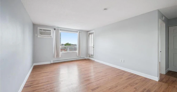 304-64 Benton Street, Kitchener, ON, N2G 4L9 - 10