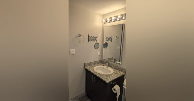 301B-275 Larch Street, Waterloo, ON, N2L 3R2 - 11