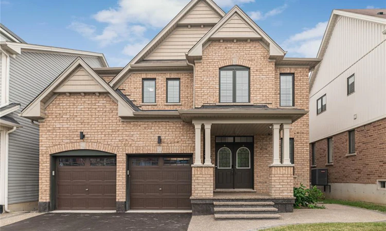 31 Larry Crescent