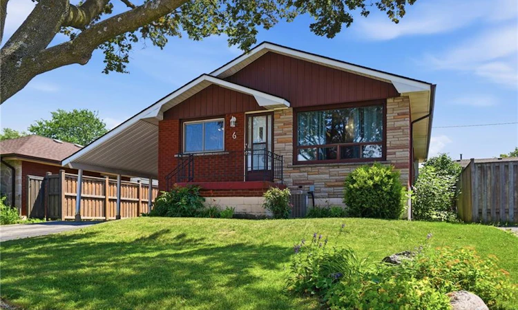 6 Beaconsfield Drive