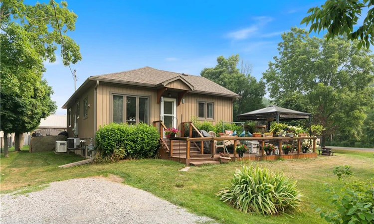 24 Lakeview Crescent