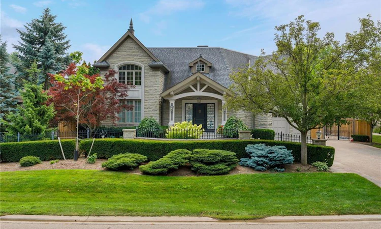 70 Shorewood Place