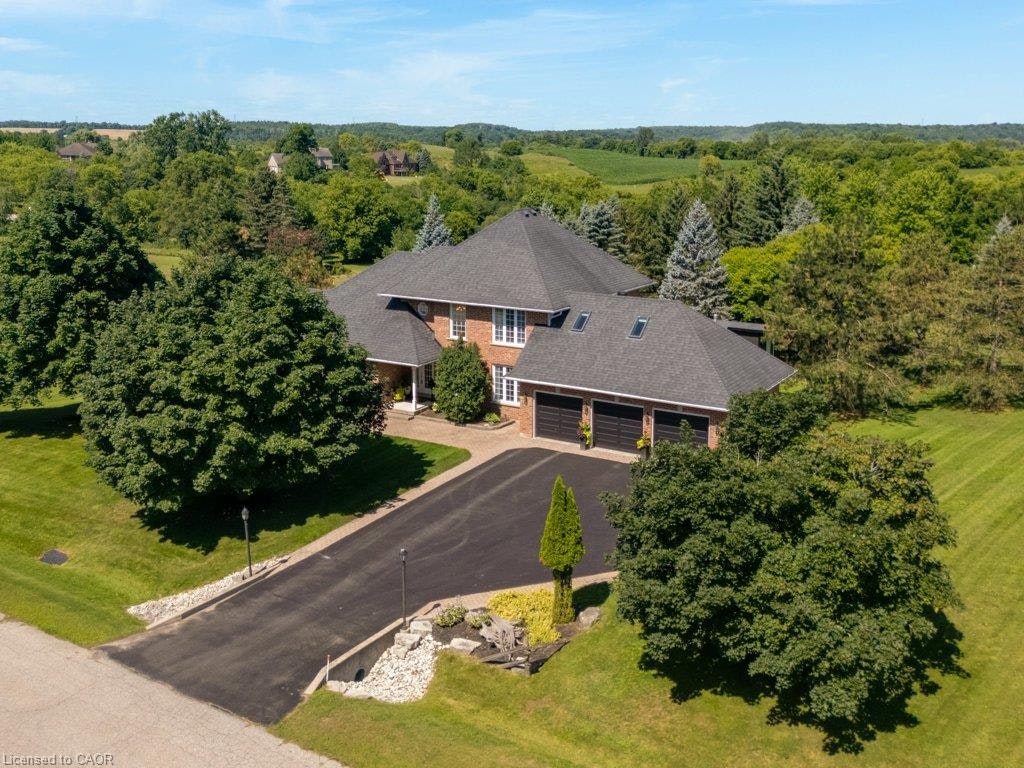 216 Red Maple Court, North Dumfries, ON, N1R 5S6