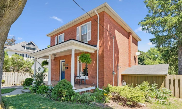 81 Aberdeen Road S