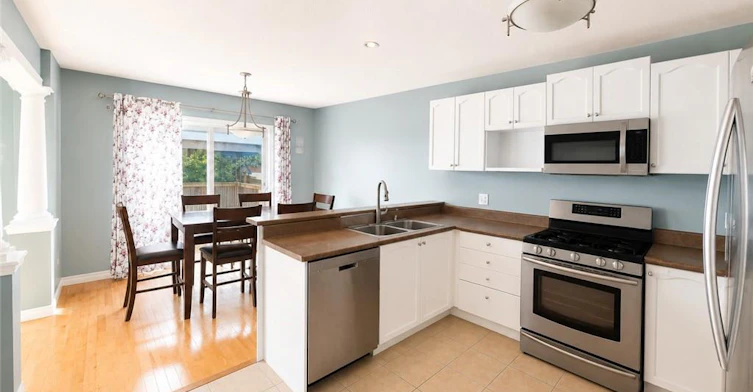 Upper-72 Newcastle Drive, Kitchener, ON, N2R 1X2 - 8