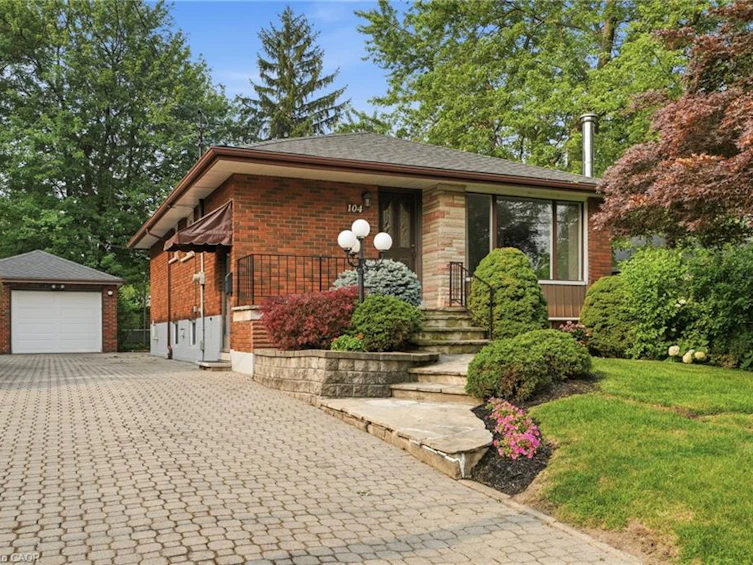 104 Dallas Avenue, Hamilton, ON, L8V 2E9 - 2
