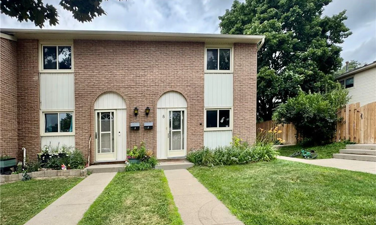 8-165 Green Valley Drive