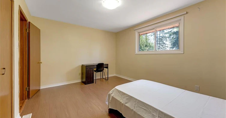 402 Lakeview Drive, Waterloo, ON, N2L 4Z6 - 26