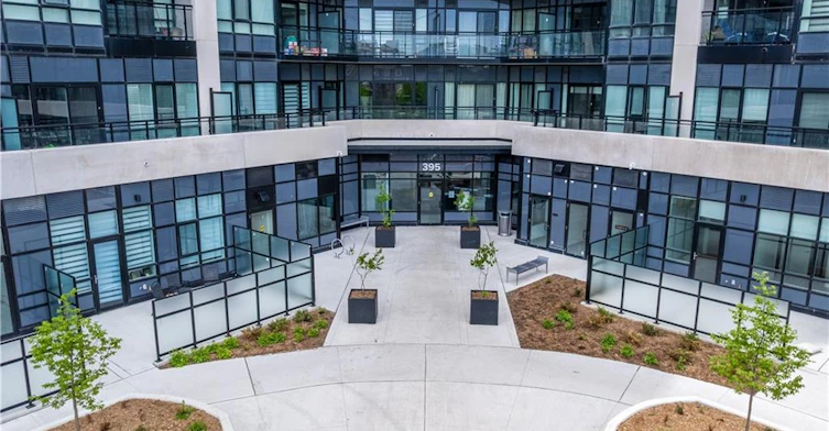 PH21-395 Dundas Street W, Oakville, ON, L6M 5R8