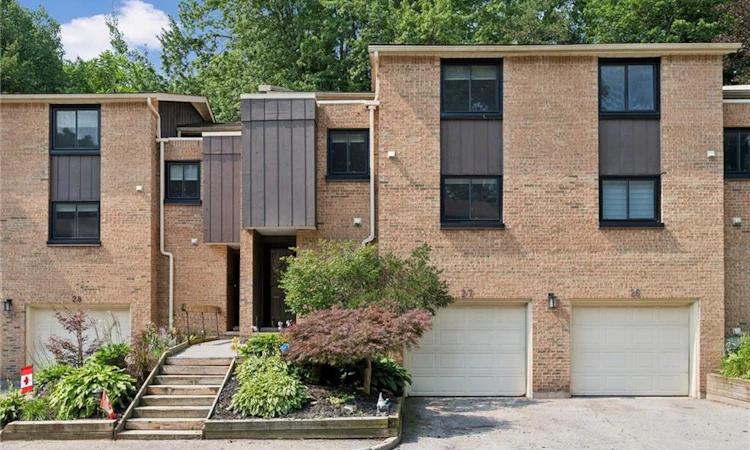 27-220 Salisbury Avenue