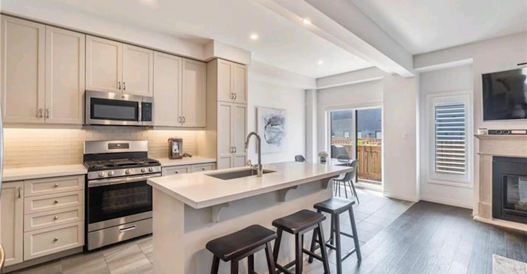 79 Greenwich Avenue, Hamilton, ON, L8J 0L6 - 2