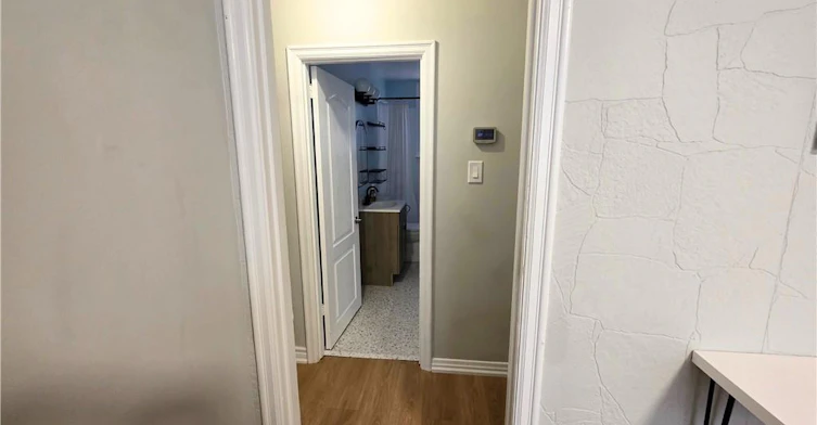Upper level-81 East 11th Street, Hamilton, ON, L9A 3T3 - 11