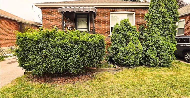 Upper level-81 East 11th Street, Hamilton, ON, L9A 3T3