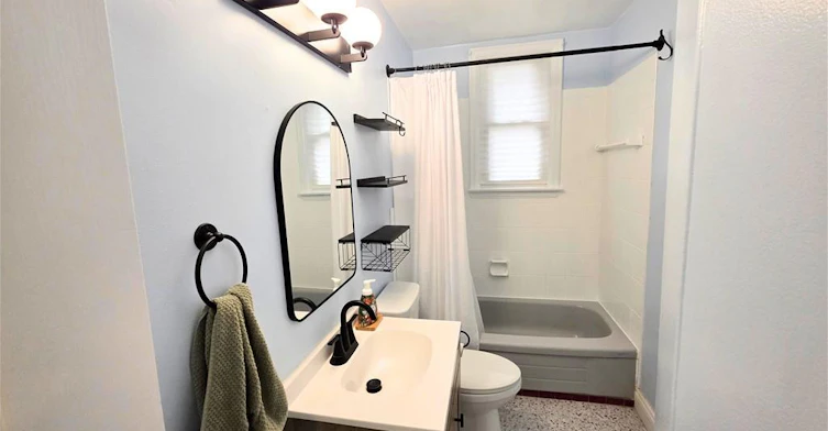 Upper level-81 East 11th Street, Hamilton, ON, L9A 3T3 - 10