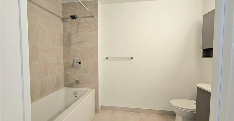 401-415 Main Street W, Hamilton, ON, L8P 1K5 - 3