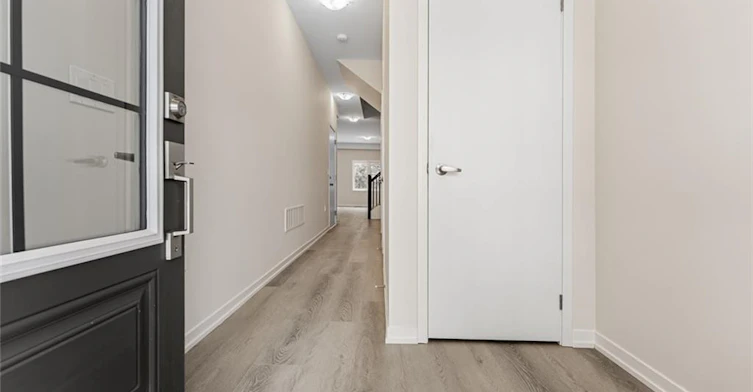 11 RADIUM N/A Common, Cambridge, ON, N1T 0H4 - 4