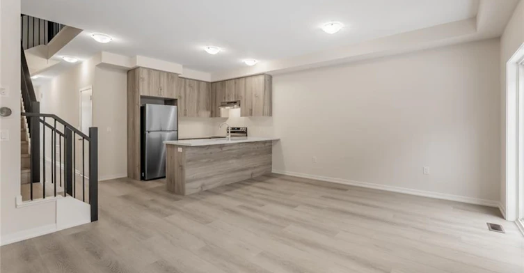 11 RADIUM N/A Common, Cambridge, ON, N1T 0H4 - 12