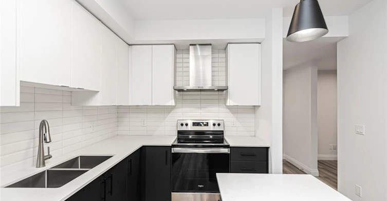 105-153 Wilson Street W, Hamilton, ON, L0R 1C0 - 8