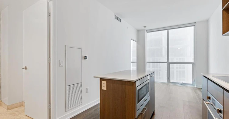 4904-1 Yorkville Avenue, Toronto, ON, M4W 0B1 - 2