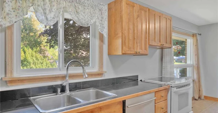 675 Inverness Avenue, Burlington, ON, L7T 3S9 - 8