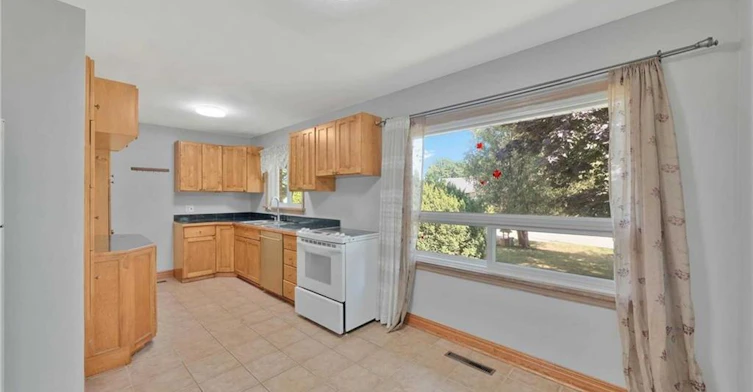 675 Inverness Avenue, Burlington, ON, L7T 3S9 - 6