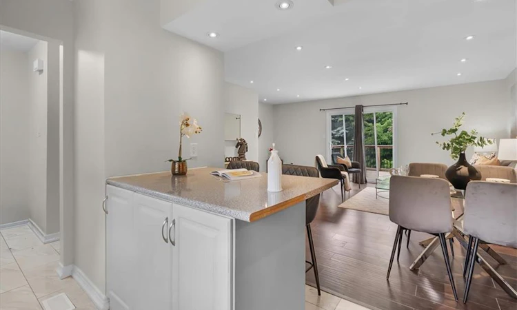 421 Bairstow Crescent