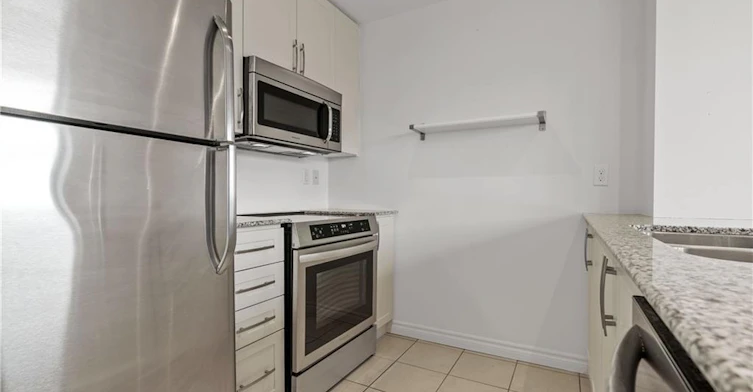 102-427 Aberdeen Avenue, Hamilton, ON, L8P 2S4 - 9