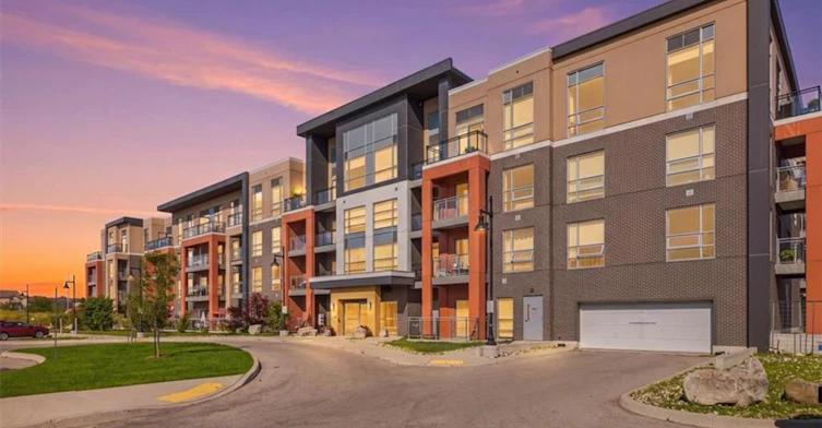 420-4040 Upper Middle Road, Burlington, ON, L7M 0H2 - 2