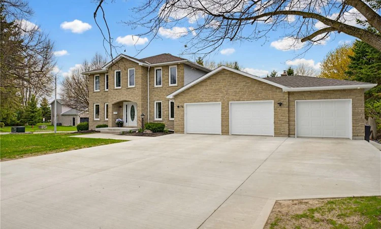 15 Danube Drive