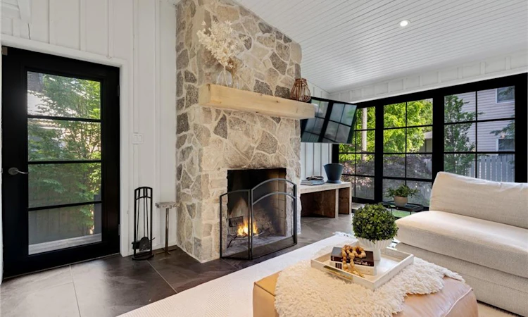 203 Forsyth Drive