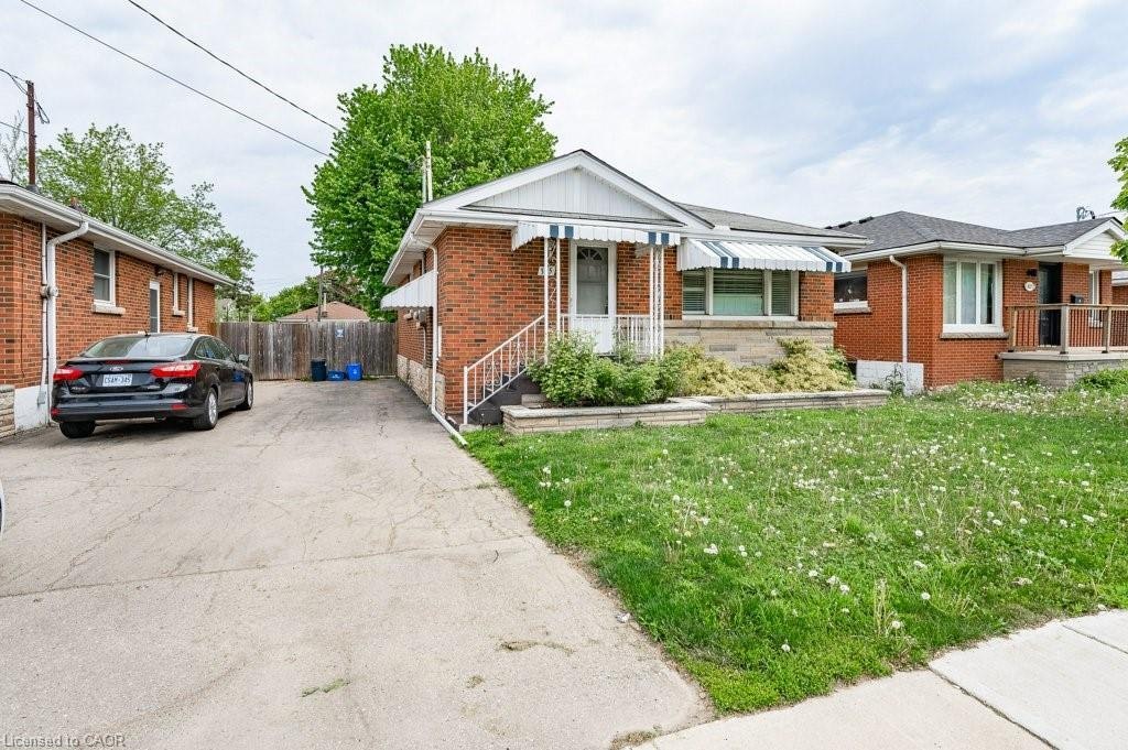 305 Mohawk Road E, Hamilton, ON, L9A 2J5