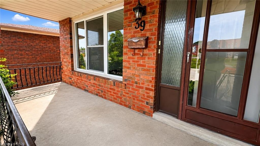 Upper-39 Lisgar Court, Hamilton, ON, L8T 4Y4 - 2