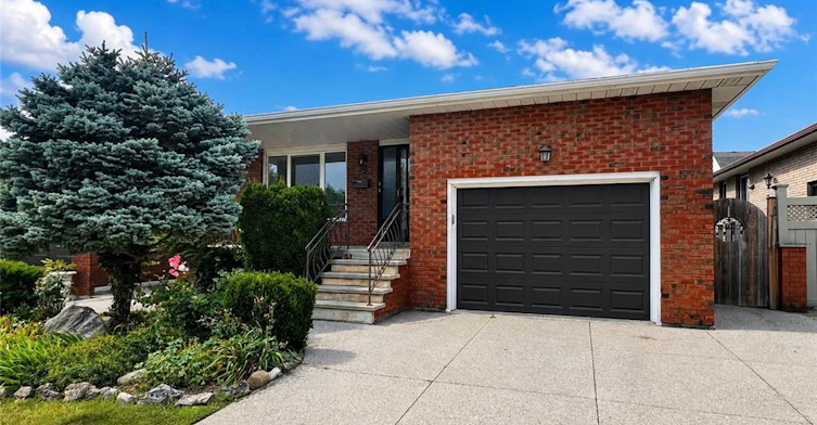 Upper-39 Lisgar Court, Hamilton, ON, L8T 4Y4
