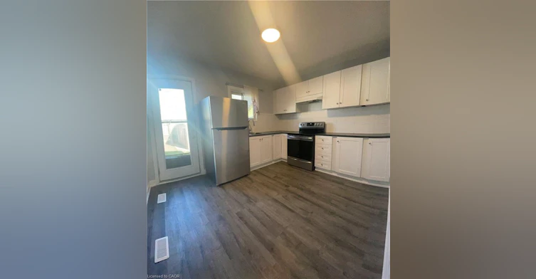 250 Weir Street N, Hamilton, ON, L8H 5G3 - 8