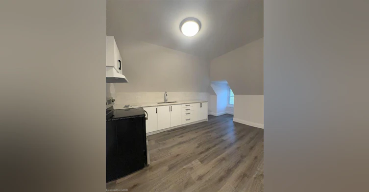 5-130 Wellington Street S, Hamilton, ON, L8N 2R4 - 2