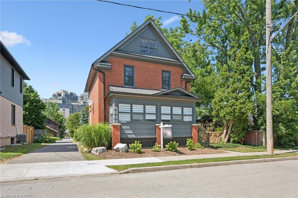 100 Dawson Street, Waterloo, ON, N2L 1R4