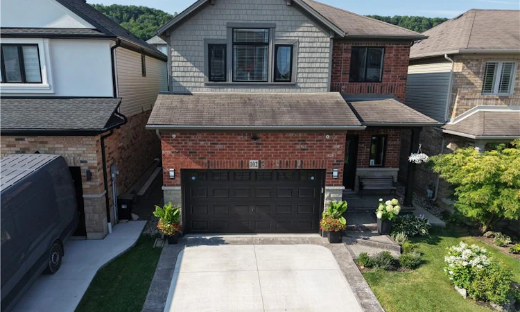 102 Willow Lane