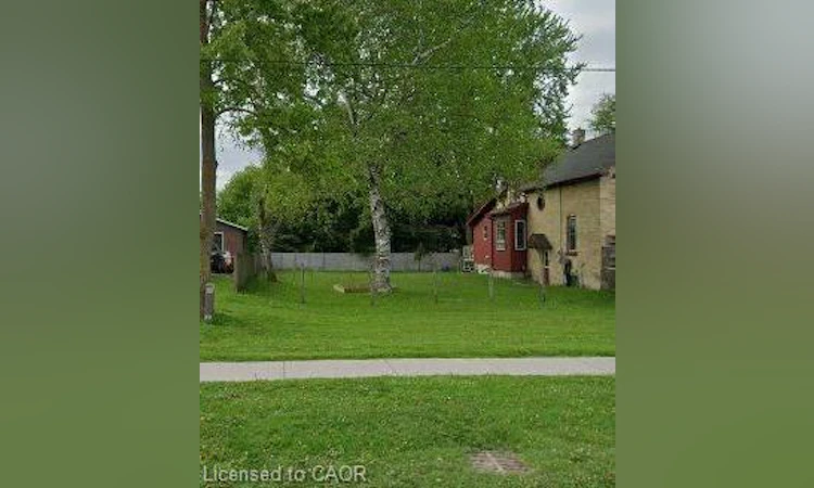 554 Main Street E