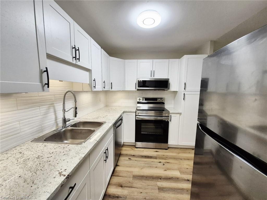 105-421 Fairview Drive, Brantford, ON, N3R 7M3 - 6