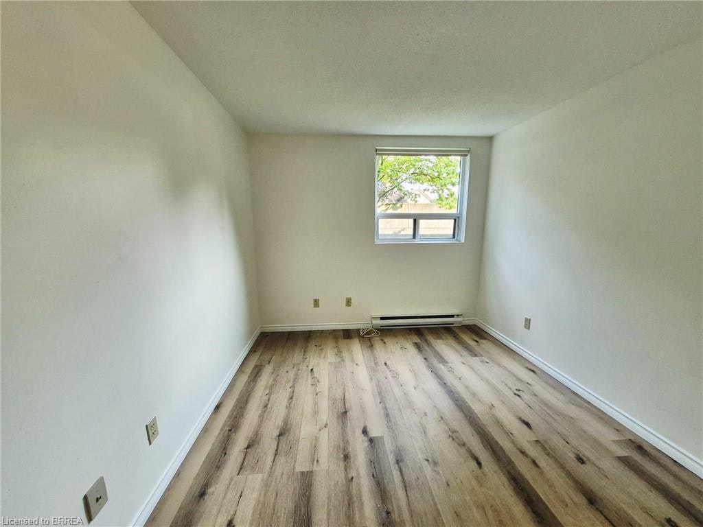 105-421 Fairview Drive, Brantford, ON, N3R 7M3 - 14